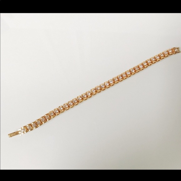 Classic Vintage AVON tennis bracelet. - Picture 3 of 12